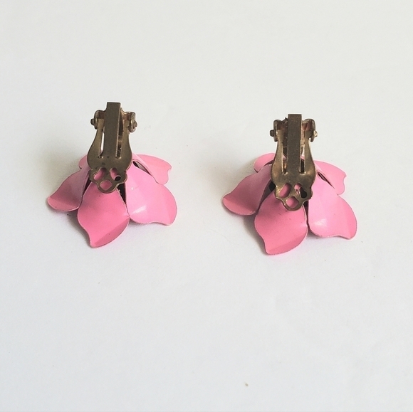 Vintage Daisy Flower Earring Hot Pink & Black Clip-On 60s Retro Mod Floral - Picture 2 of 5